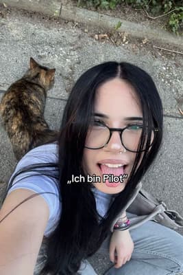 Laura TikTok girl