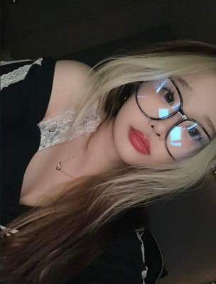 Girl with printed shirt 