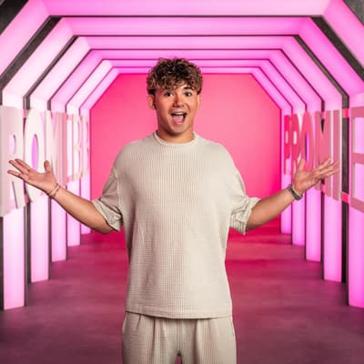 Es ist offiziell ich bin dieses Jahr bei @promibb dabei und freue mich wirklich unglaublich rießig auf die Zeit. Es ist mein erstes TV Format…