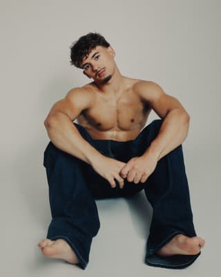 In my @calvinklein era 🙂‍↕️ 📸: @lanphilipp
