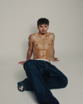 In my @calvinklein era 🙂↕️ 📸: @lanphilipp