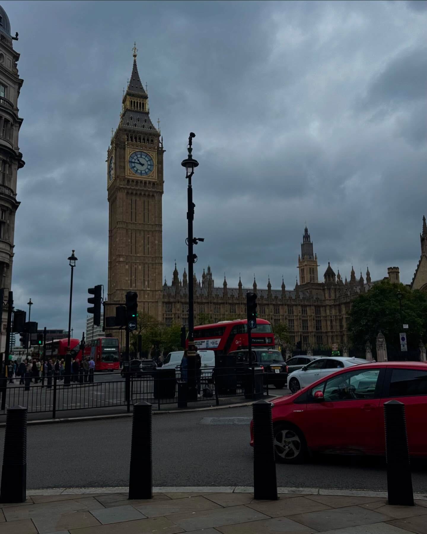 london/24🤍