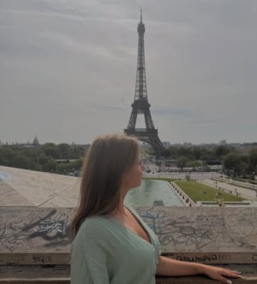 Manchmal sind es nicht die Orte, sondern die Menschen, mit denen man sie zum ersten Mal erlebt. 🇫🇷💌🥐 #paris #parís #france #travelgram #traveling…