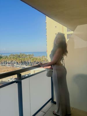 been dying to wear this dress x