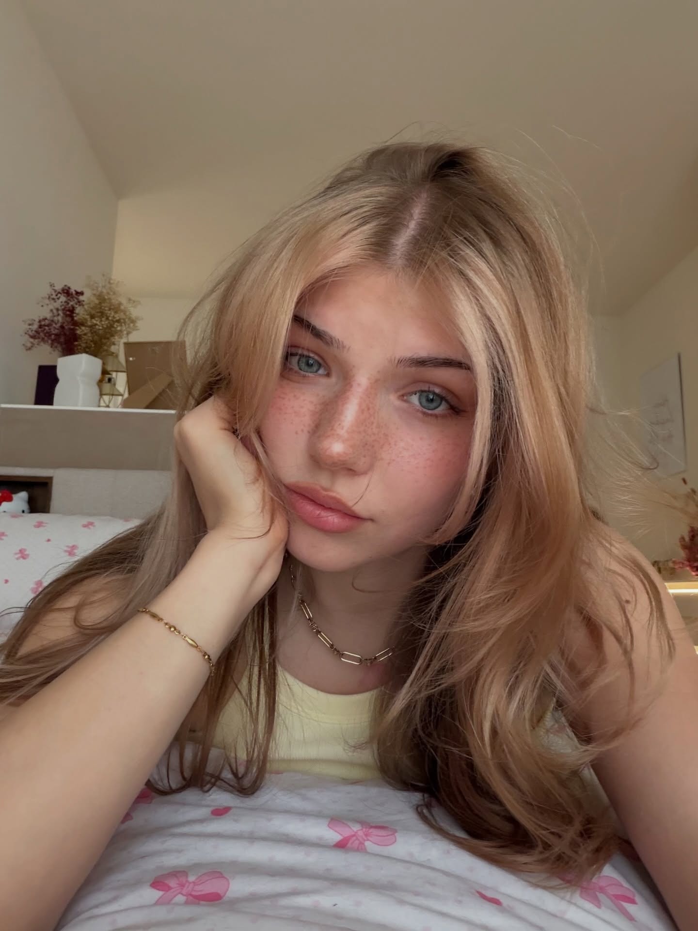 hii 💛🎀