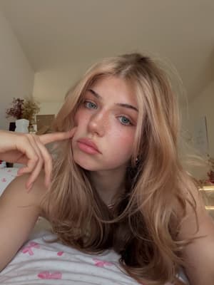 hii 💛🎀